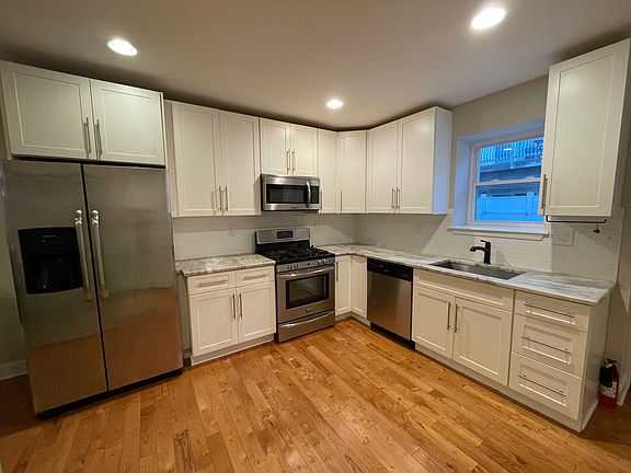 3rd image of 2151 Montrose St