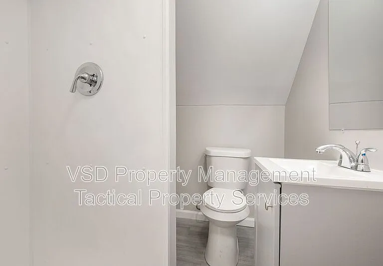 3694 E 147th St #UP — Photo 13