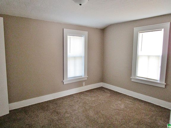 3rd image of 1413 Isabella St