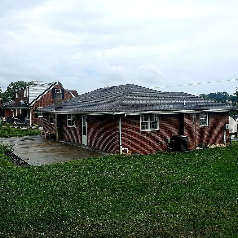 214 Larson Blvd photo 1