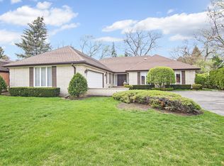 2520 Queens Way, Northbrook, IL 60062