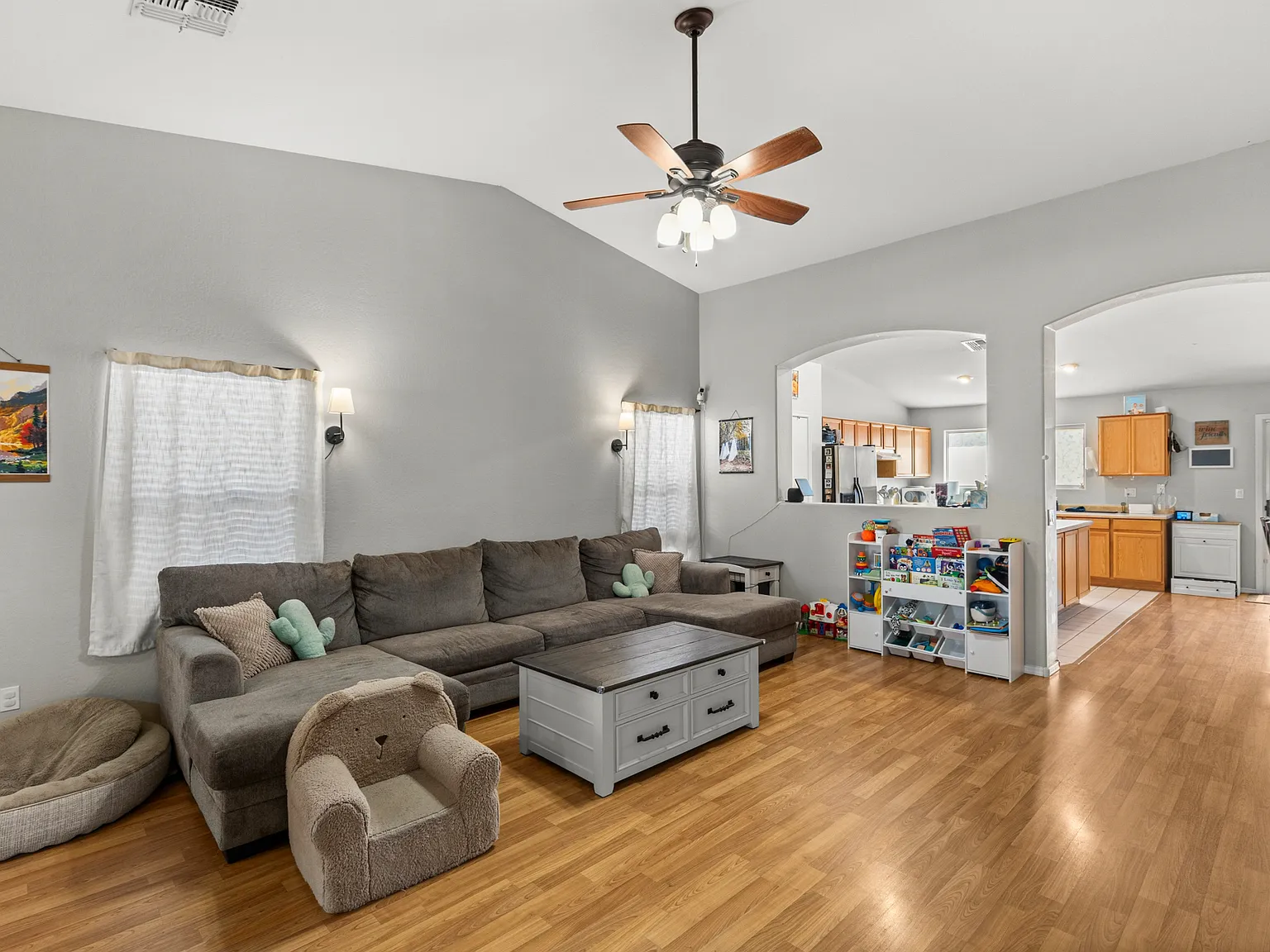 3 bed, 1820 sqft, $1,850 — Photo 3