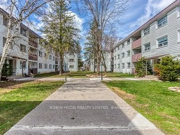 410 Highland Rd #306, Peterborough, ON K9H 5J7