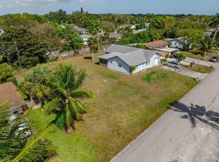 5207 Cleveland Rd, Delray Beach, FL 33484