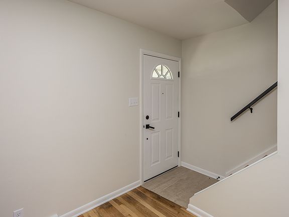 5th image of 6033 Hickorywood Dr