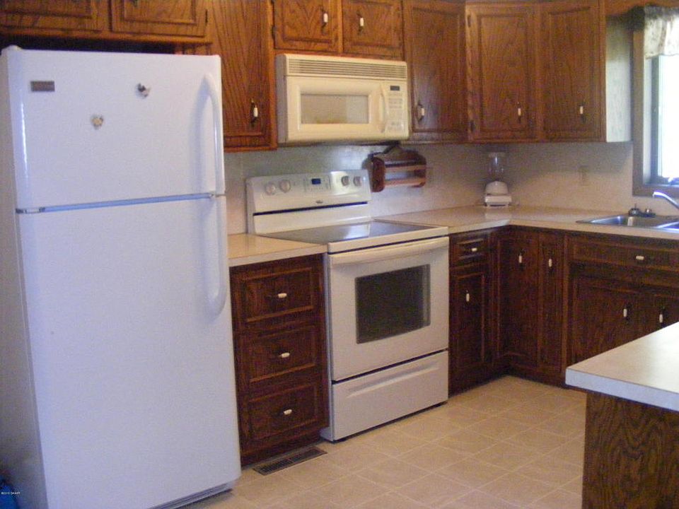 1st image of 516 Union St