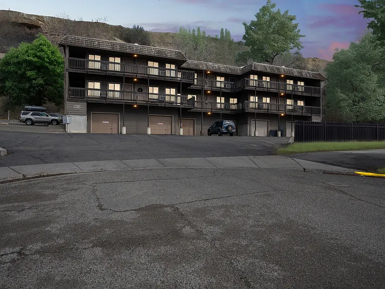 Highlands Apartments — Photo 21