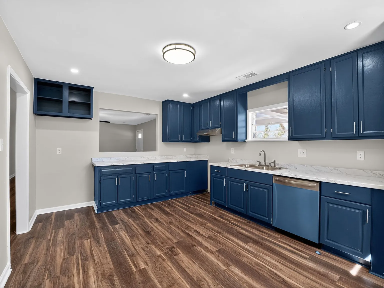 4 bed, 1584 sqft, $2,000 — Photo 4