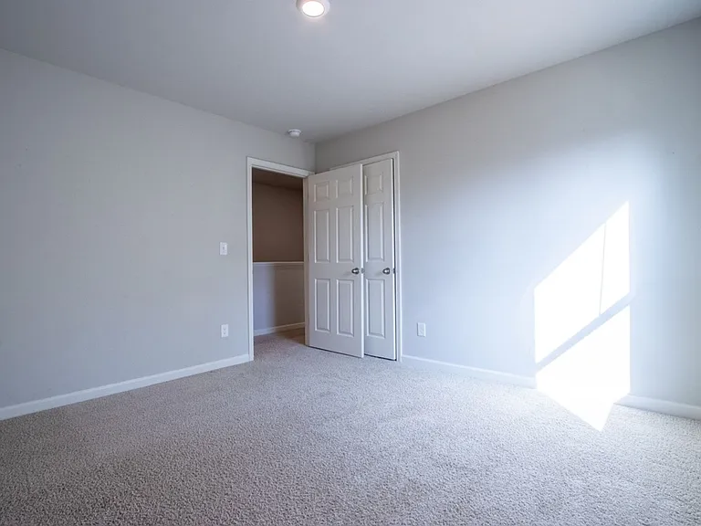 325 Park West Blvd — Photo 18