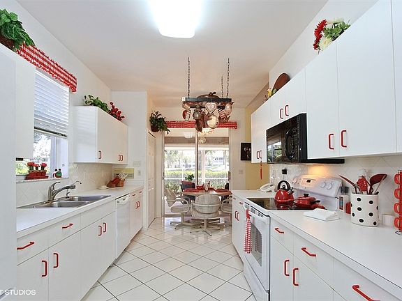 5th image of 8502 Fairway Bend Dr #0