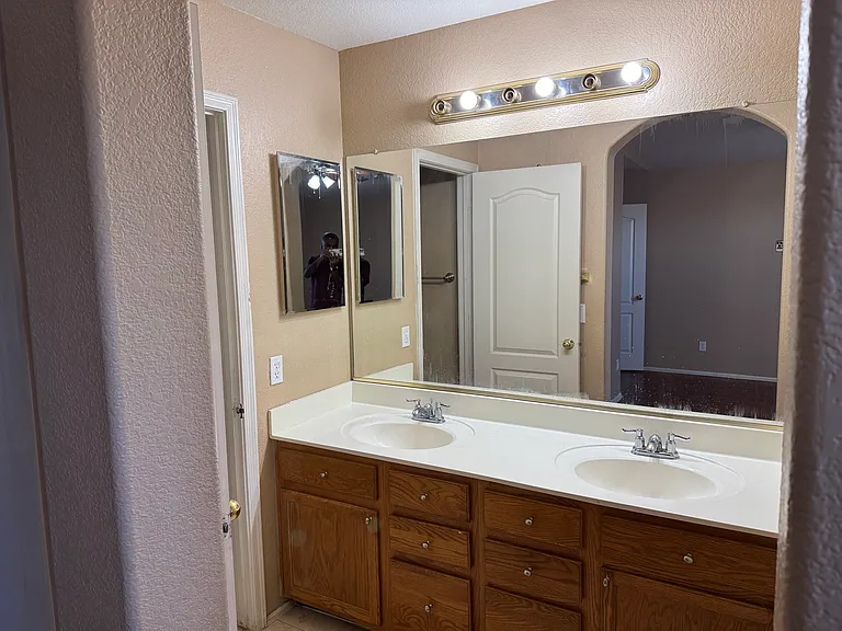 2445 W Running Deer Trl — Photo 22