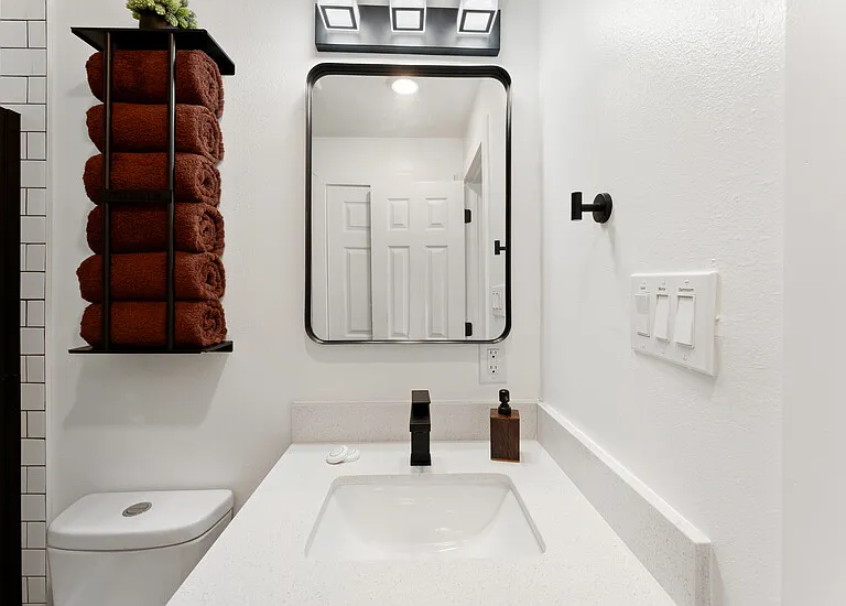 807 Cullen Blvd #4 — Photo 12