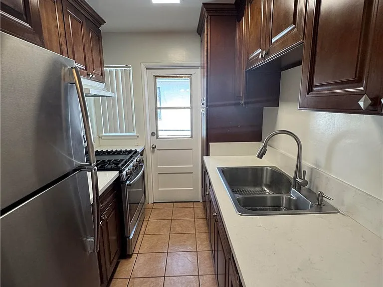 1138 Western Ave #D — Photo 7