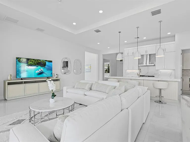 4931 Rivo Alto Cir — Photo 15