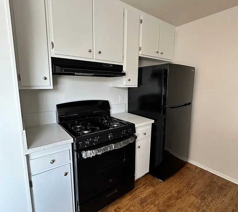 Del Rio Place apts