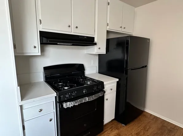 Del Rio Place apts, 18602 Del Rio Pl Unit D, Cerritos, CA 90703