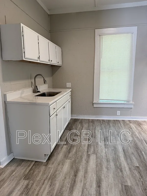 1 bed, 1.0 bath, 728 sqft, $925 — Photo 3