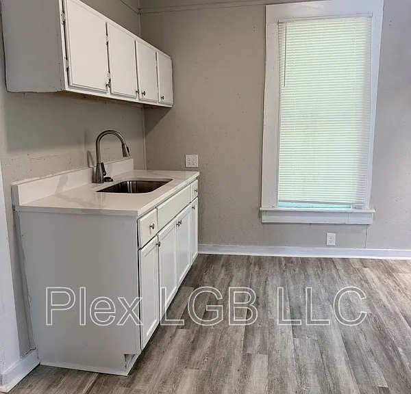 407 Colquitt St — Photo 3