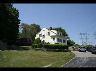 93 Lathrop Rd, Uncasville, CT 06382