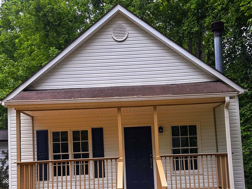 Beautiful 2/2 Cottage by the Lake. New exterior paint House and Porch and Deck