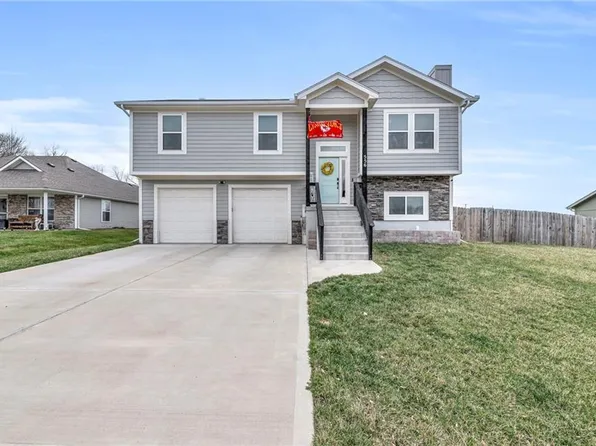 556 Dolinger Ct, Trimble, MO 64492