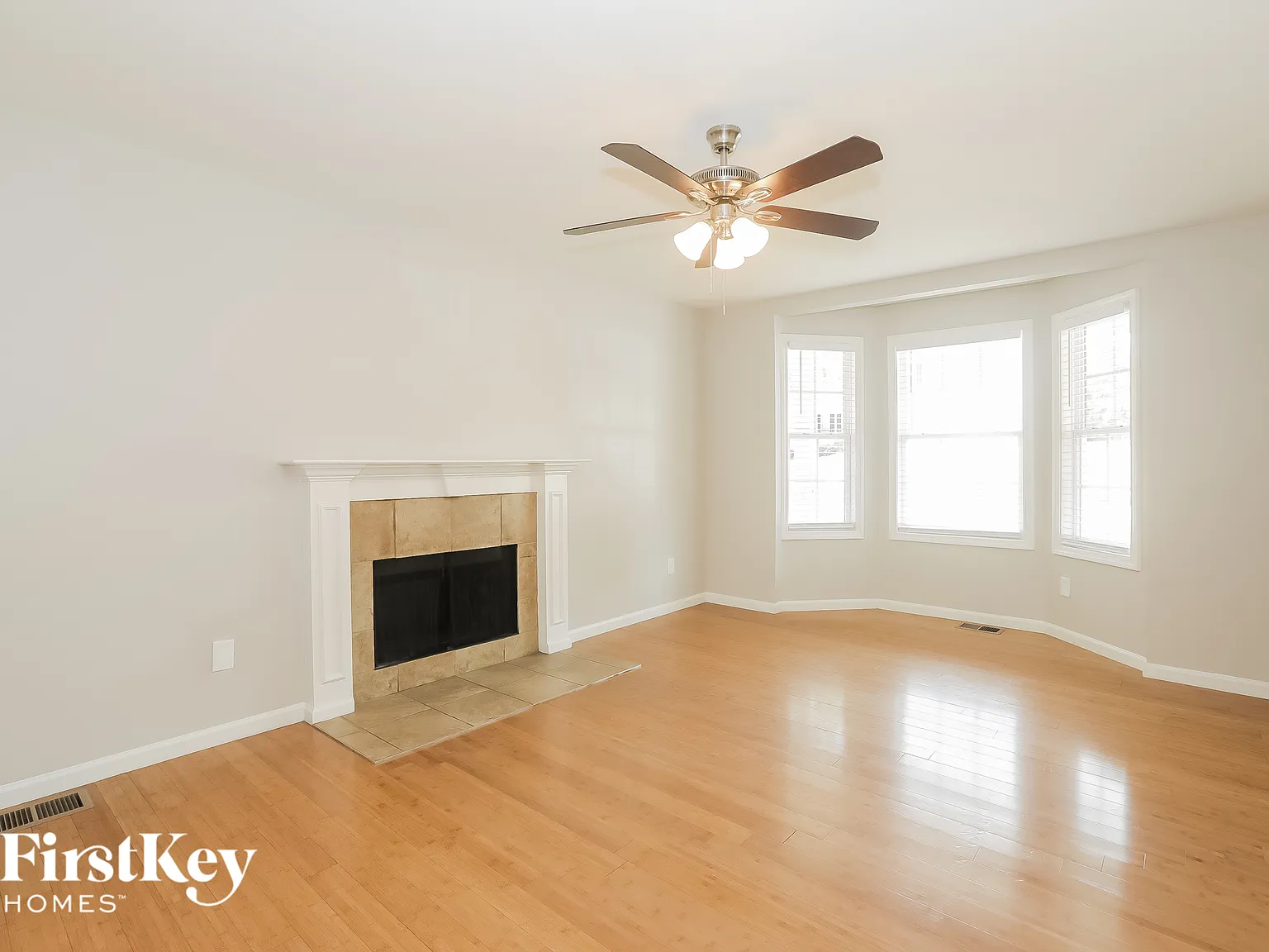 3 bed, 3.5 bath, 3104 sqft, $2,590 — Photo 2