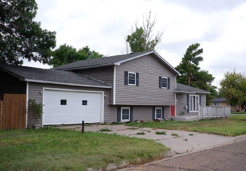 403 E Pawnee Ave, Ulysses, KS 67880 Zillow