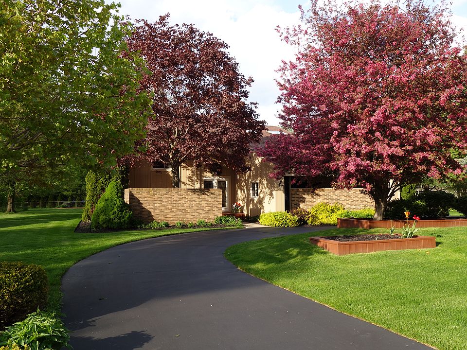 1st image of 5616 Chestnut Hill Dr