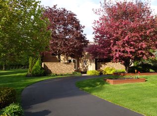5616 Chestnut Hill Dr, Clarkston, MI