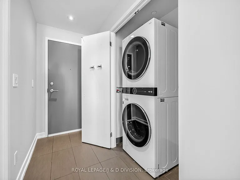 170 Fort York Blvd #1008 — Photo 16