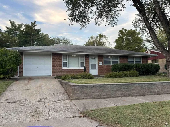 2448 Himes Rd, Manhattan, KS 66502