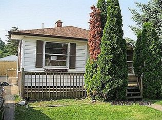 621 Saint Johns St, Wyandotte, MI 48192