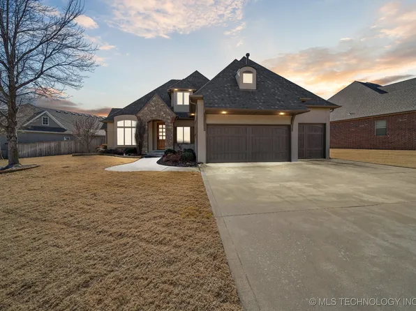 648 W 77th Pl, Tulsa, OK 74132