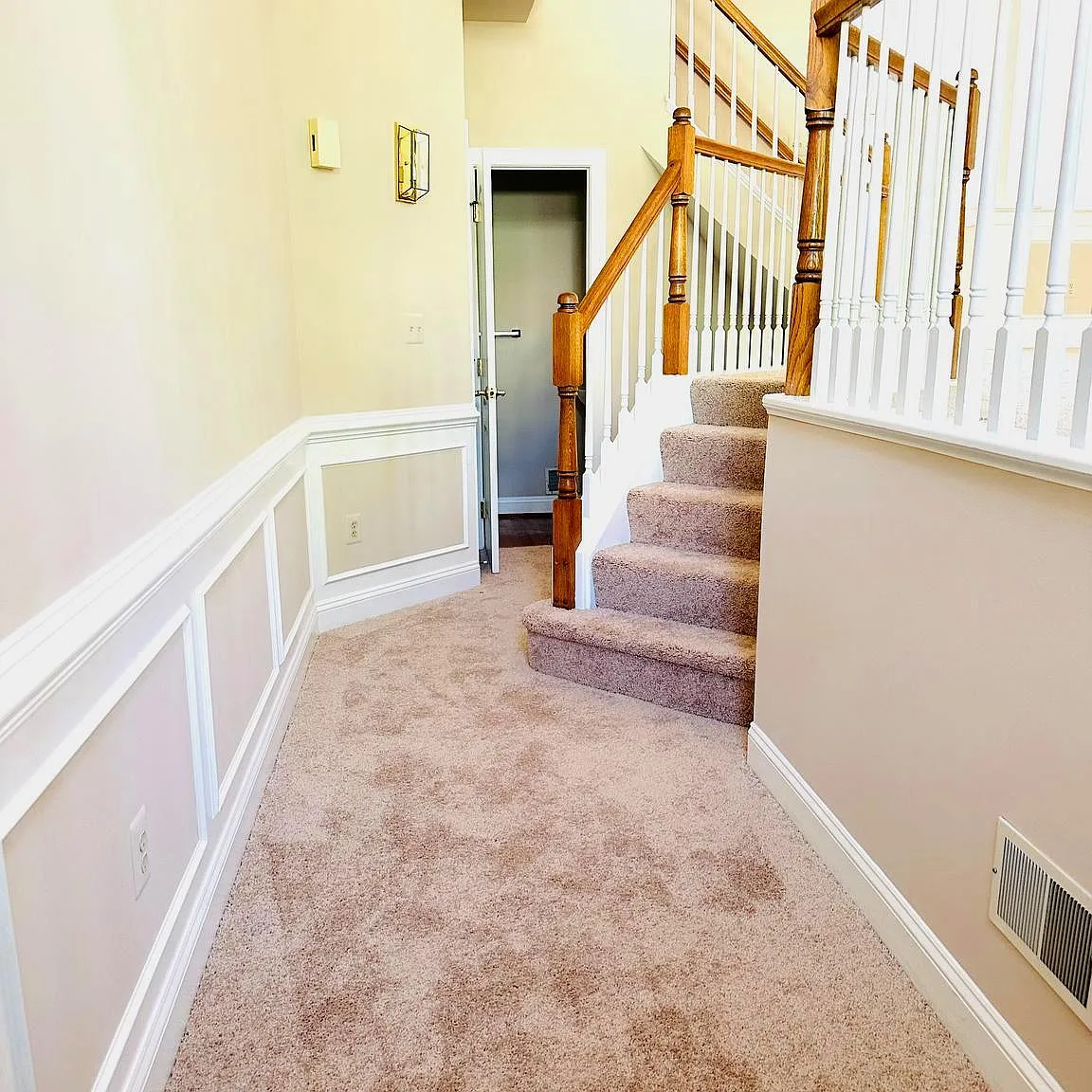 3 bed, 2.5 bath, 2198 sqft, $3,500 — Photo 2