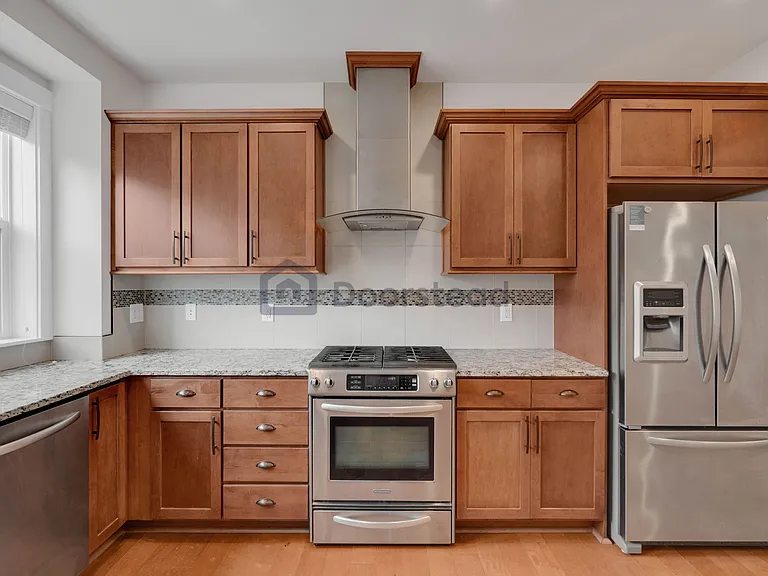 1333 Chelsea Walk NE — Photo 10