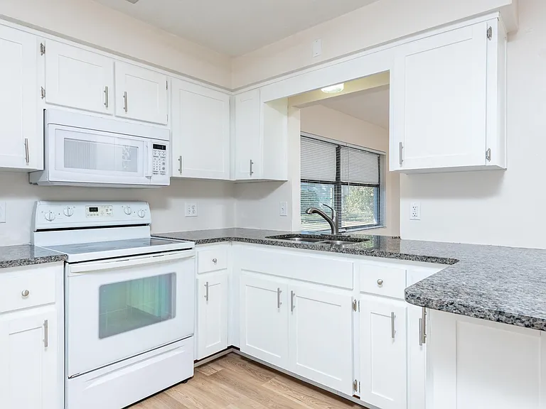 3500 N Honeylocust Dr — Photo 10