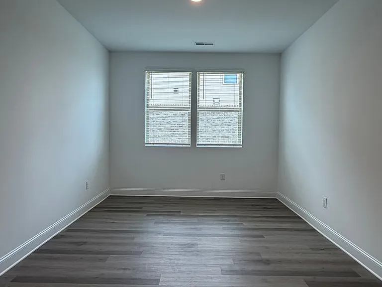 334 Mistfield St — Photo 12