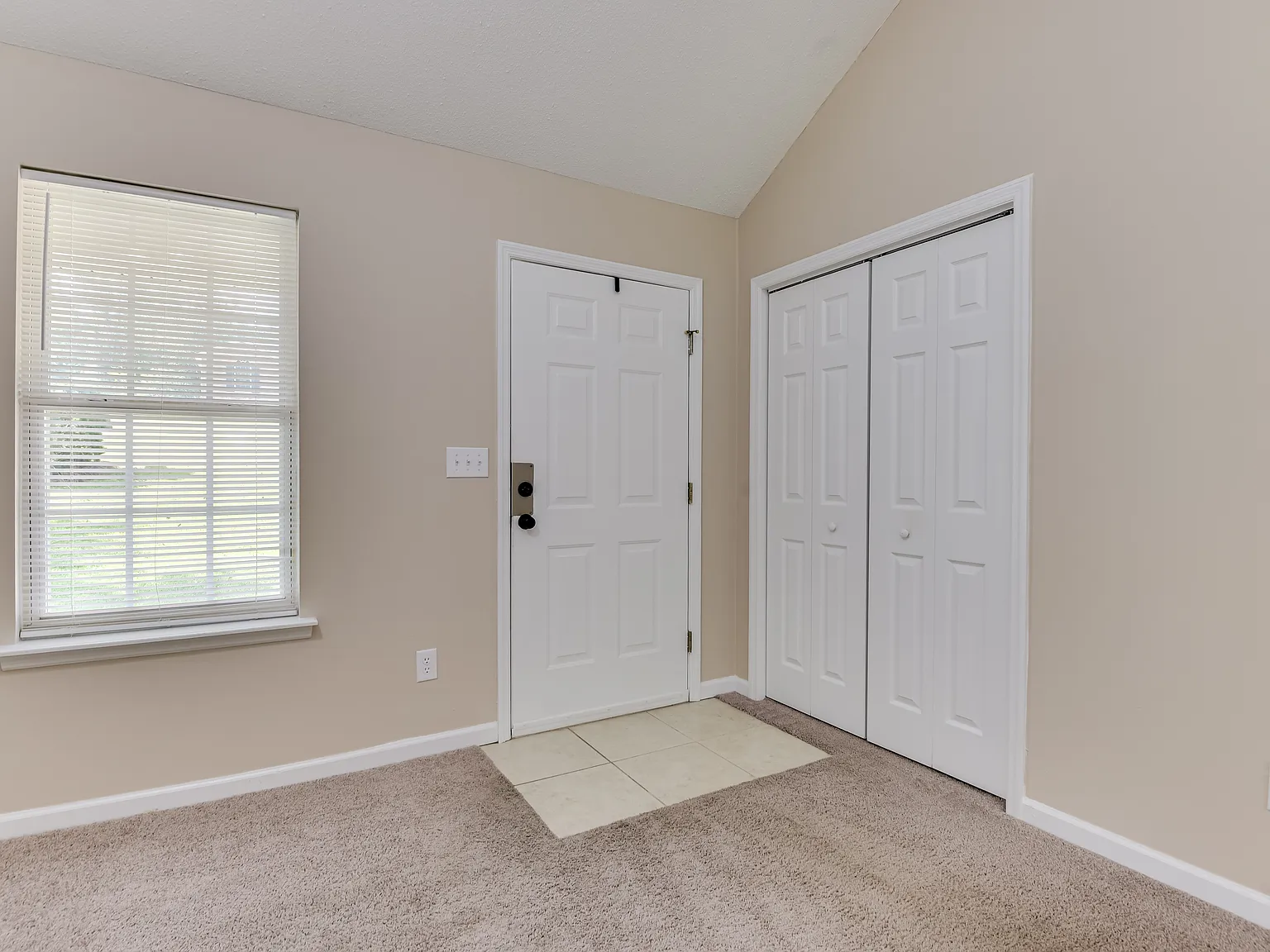 3 bed, 1159 sqft, $1,395 — Photo 4
