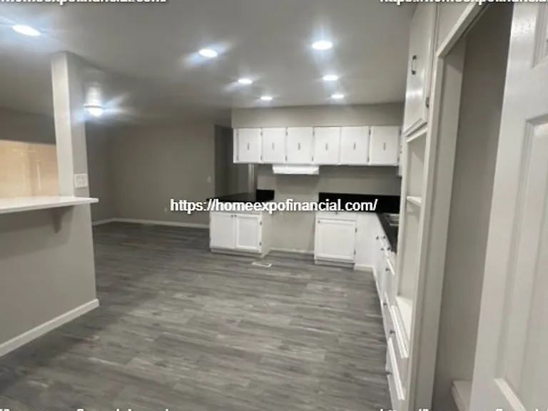 978 Bettina Way — Photo 14