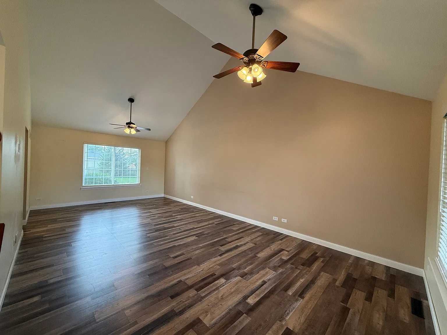 3 bed, 1936 sqft, $2,700 — Photo 3
