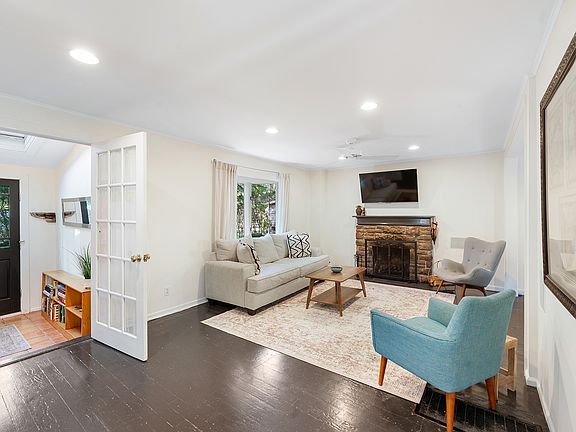 4th image of 14 Walnut St