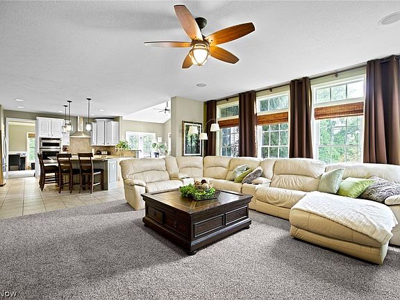 2nd image of 4497 Vista Cir