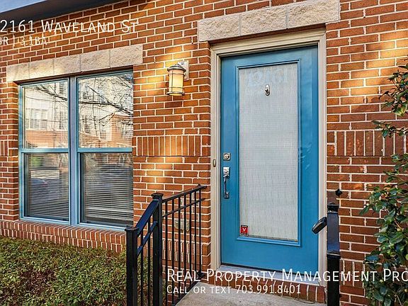 4th image of 12161 Waveland St
