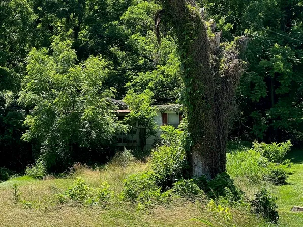 330 W Cumberland Ave, Jamestown, KY 42629