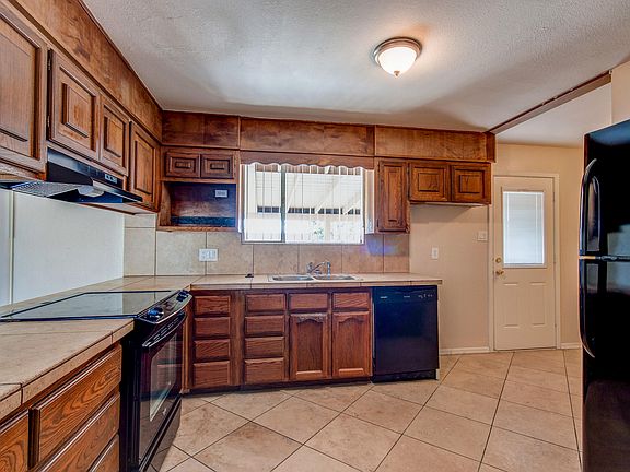 5th image of 4014 N 61st Ave