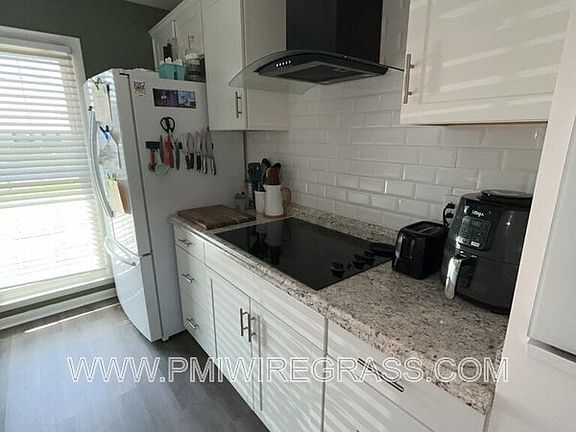 5th image of 607 Melbourne Dr #3
