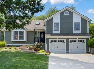 15520 Glenwood Ave, Overland Park, KS 66223