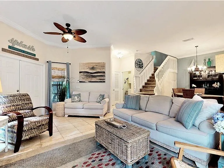 8995 Spring Mountain Way — Photo 4