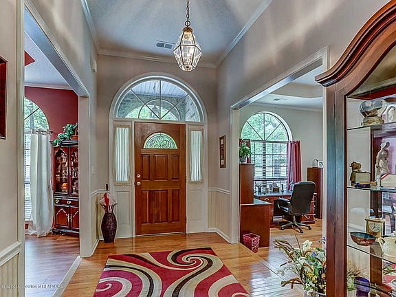 3rd image of 6660 Autumn Oaks Dr
