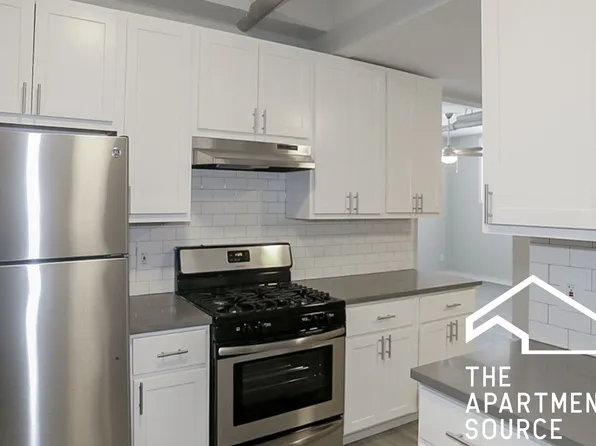 3910 N Pine Grove Ave #3W, Chicago, IL 60613